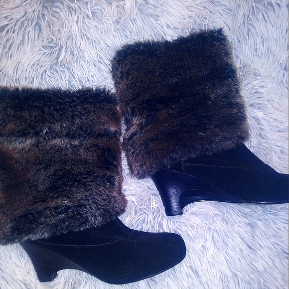 Boots - Picture 1 of 3